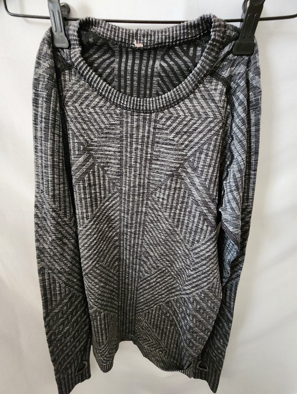 Lululemon Grey/black Long Sleeve Shirt. Size XS